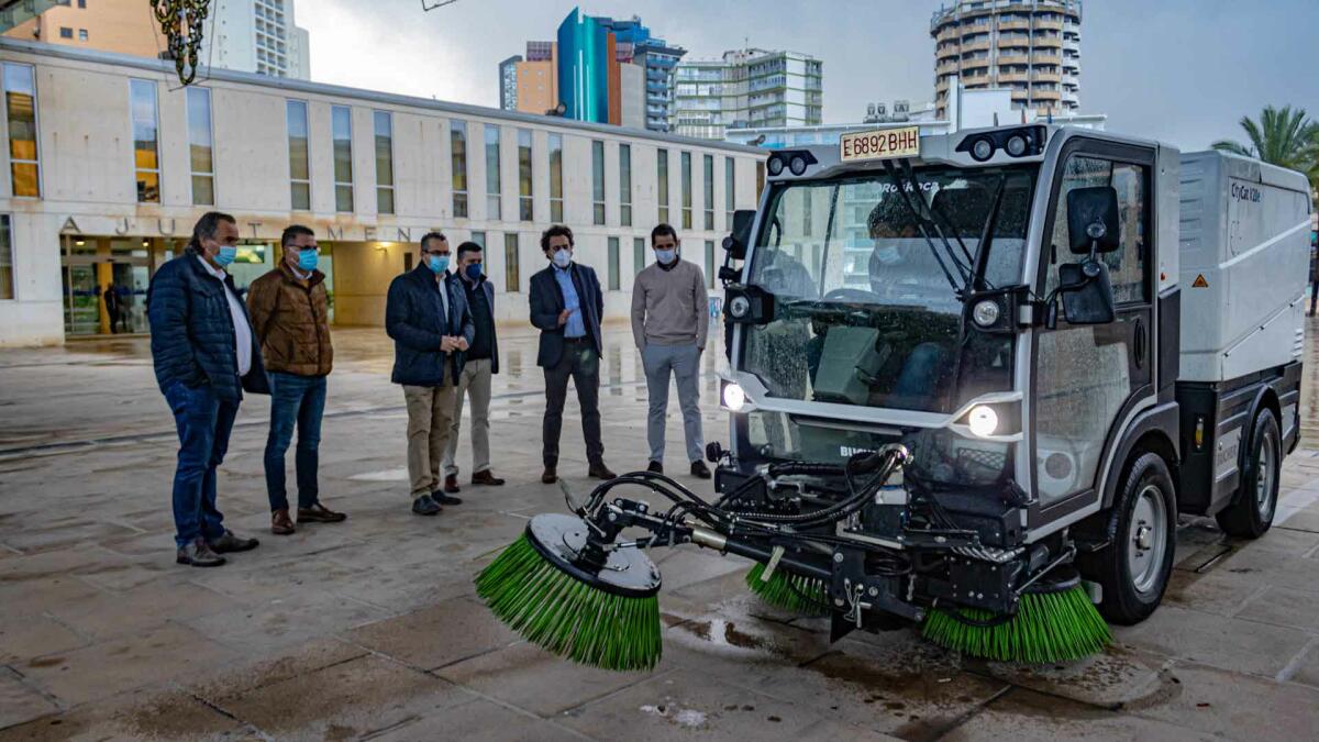 Benidorm testa una nueva barredora 100% eléctrica  