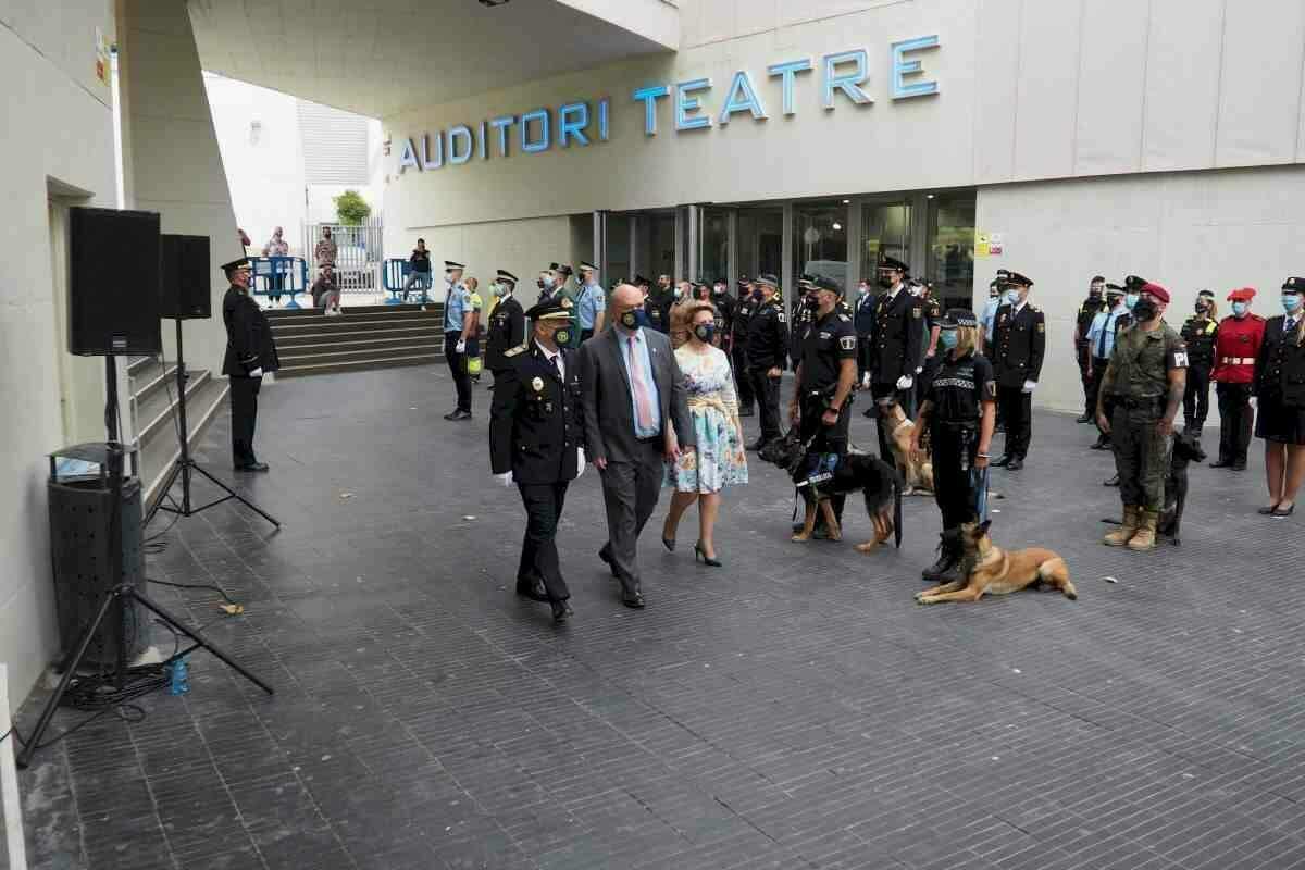 La Policía Local de la Vila celebra el día de los  Santos Ángeles Custodios