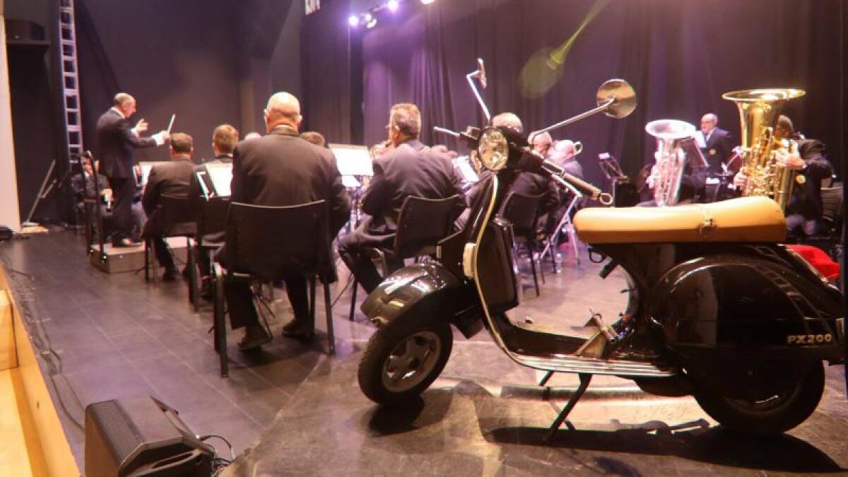 La Societat Musical L’Illa homenajea a Pedro Zaragoza con un concierto que hace un recorrido por la historia de Benidorm