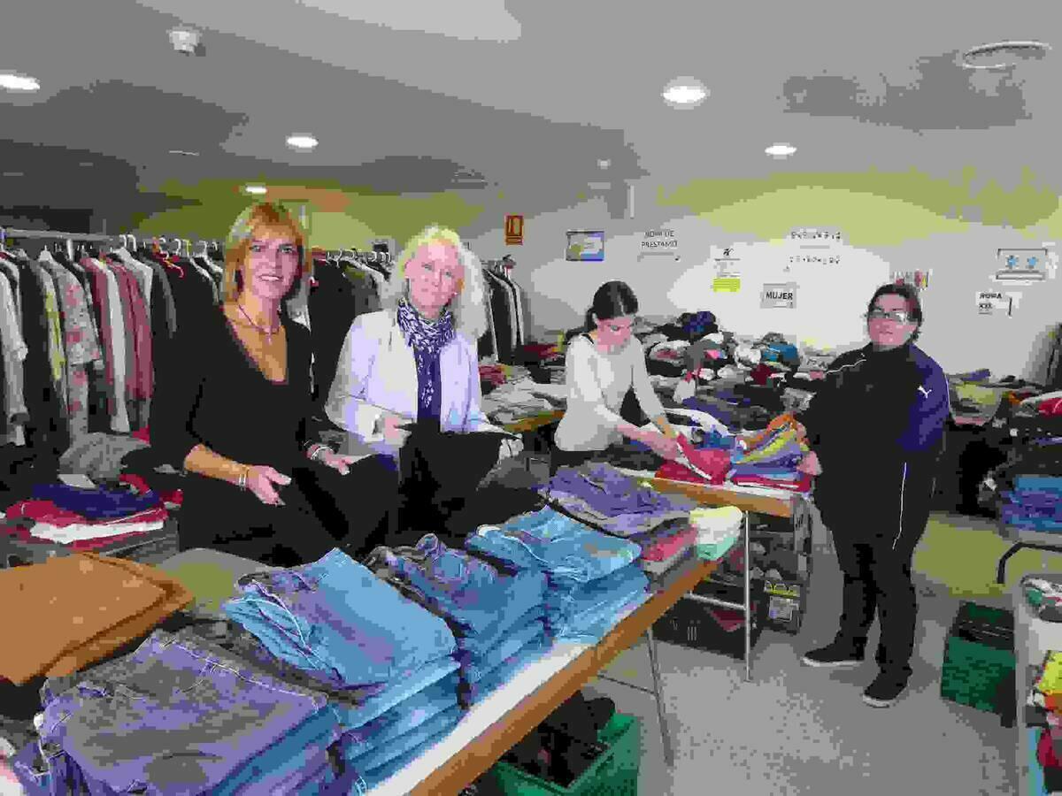 La Nucía · El “Ropero Solidario de La Nucía”  da una segunda vida a “tu ropa olvidada”