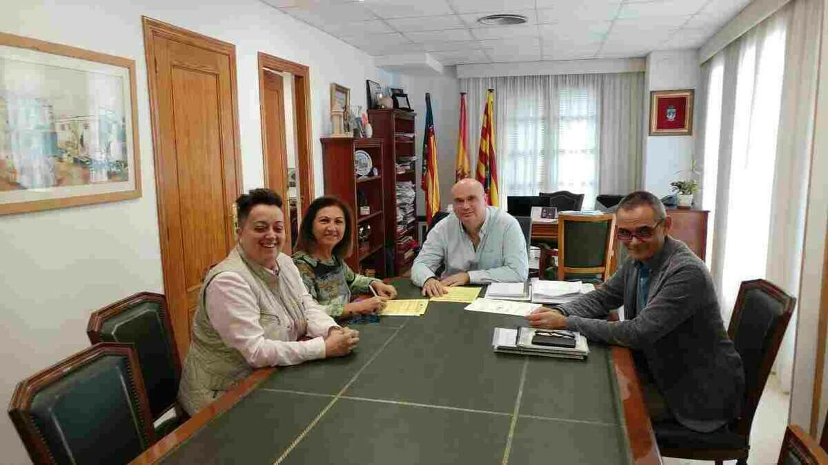 La Vila renueva el convenio de formaci&oacute;n para los estudiantes del IES Miguel Hern&aacute;ndez