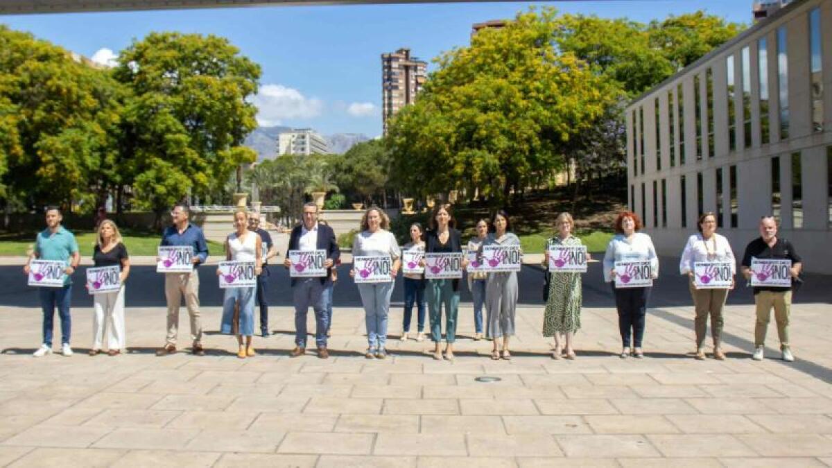 Benidorm condena el último asesinato por violencia machista registrado en Pontevedra