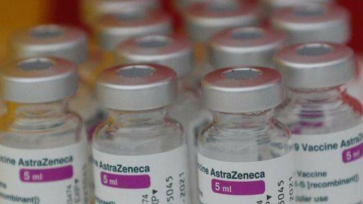 Sanidad decide hoy si se vacuna con AstraZeneca a mayores de 55 años