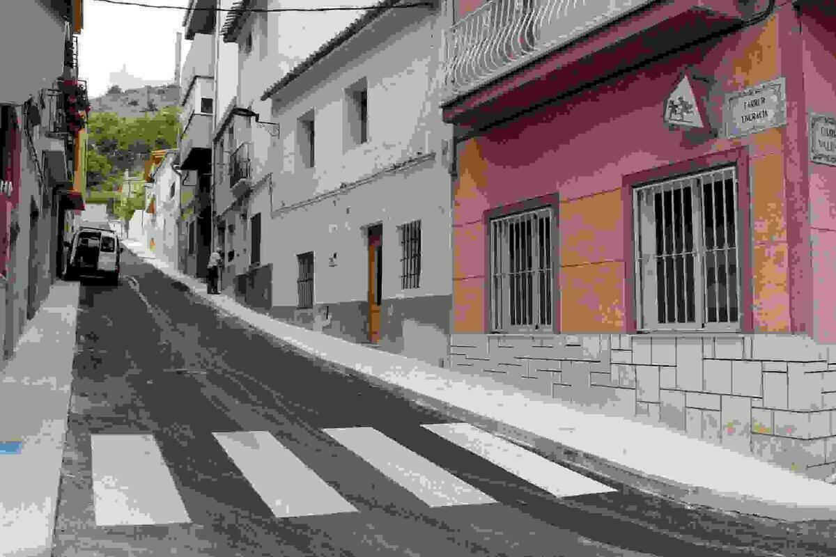 Callosa &middot; Finalizan los trabajos de mejora de la calle de Engr&agrave;cia