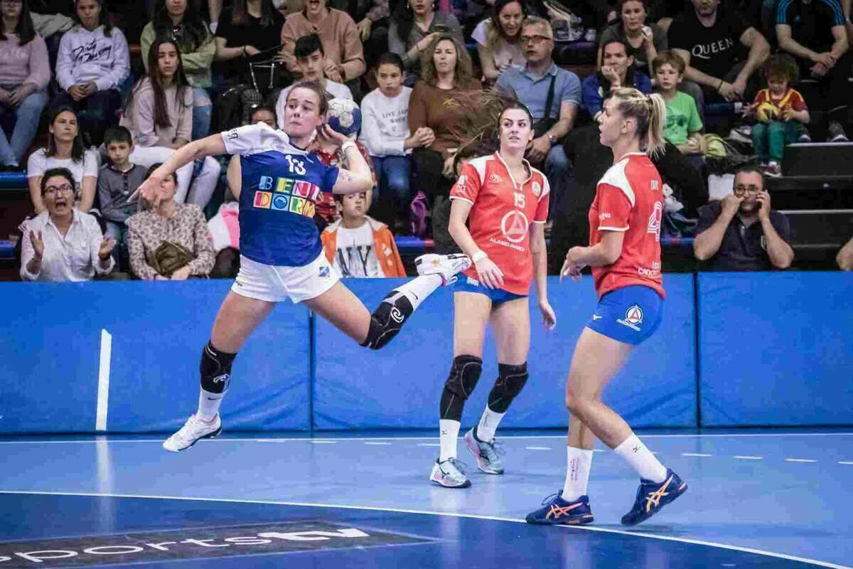 Las chicas del Servigroup Benidorm a por la heroica en Tenerife