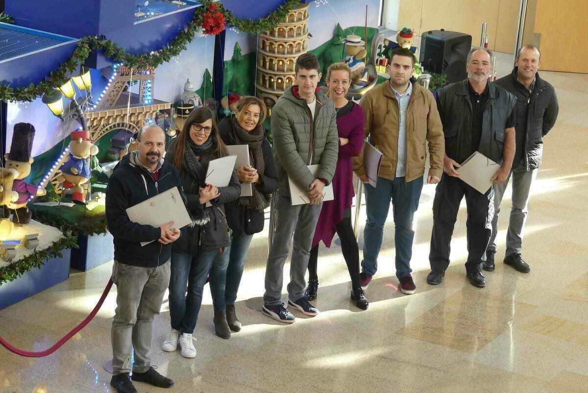 Benidorm &middot; El jurado del Concurso de Escaparatismo Navide&ntilde;o visita a los comercios participantes