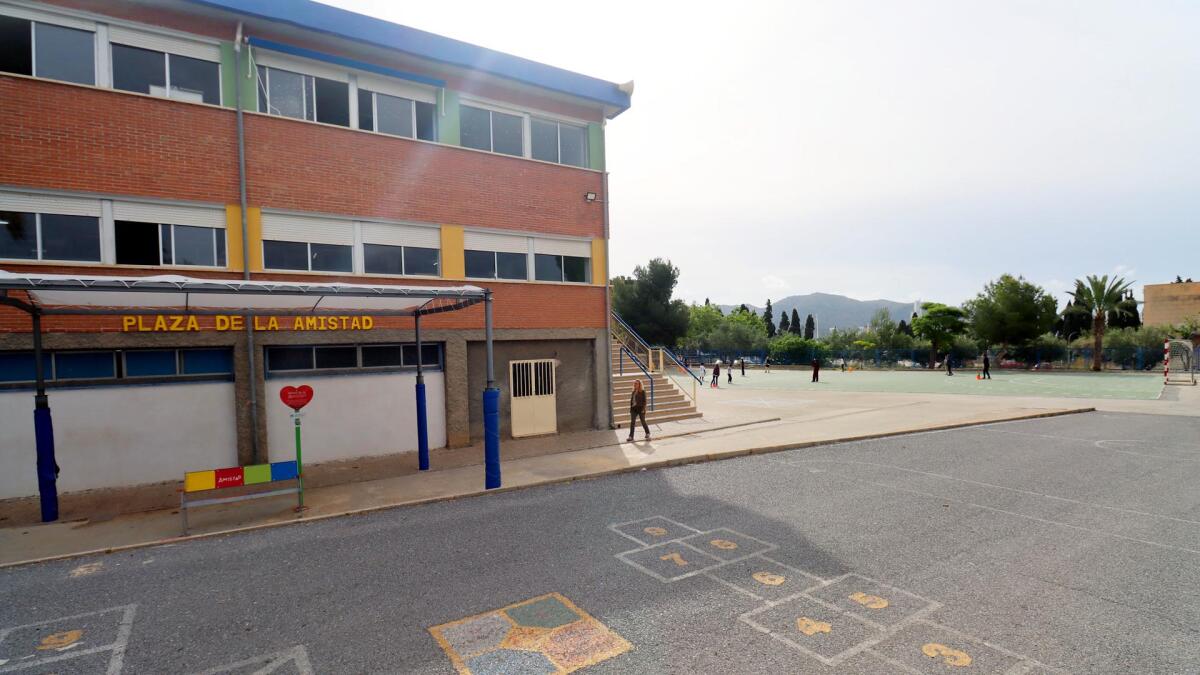 Benidorm invierte algo m&aacute;s de 160.000 euros en un nuevo plan de pintado de centros educativos