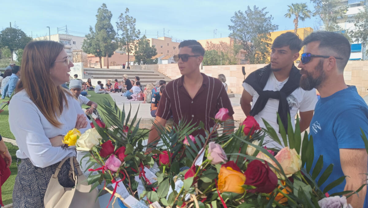 Villajoyosa consolida su Feria del Libro con cerca de 80 expositores y gran afluencia de p&uacute;blico