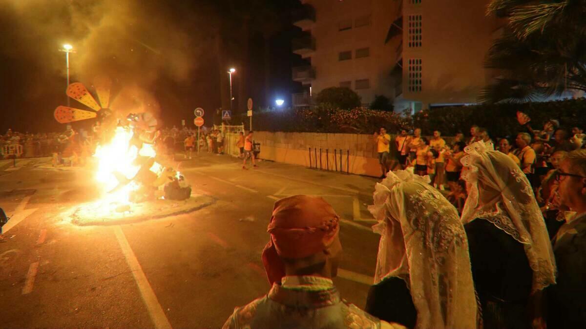 La Hoguera La Cala celebra este fin de semana en Benidorm las fiestas en honor a San Juan