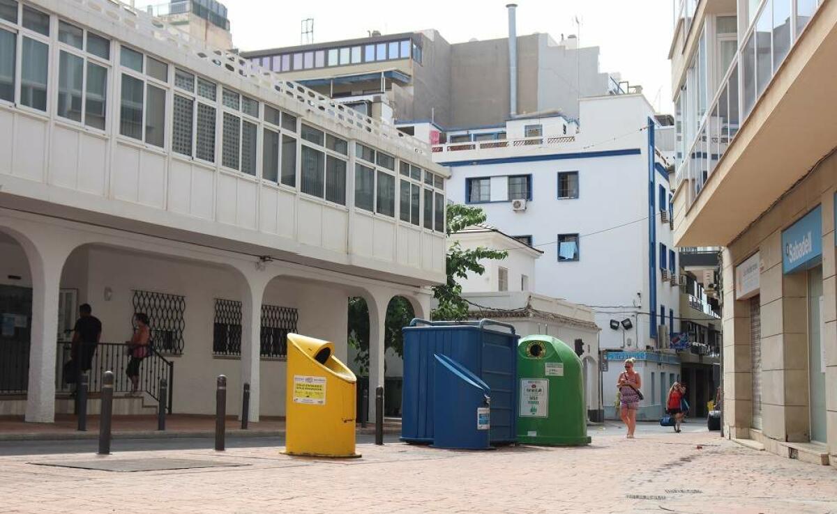 El sistema piloto de contenedores de ‘quita y pon’ llega a la Plaza del Pintor Lozano y a la calle La Parra