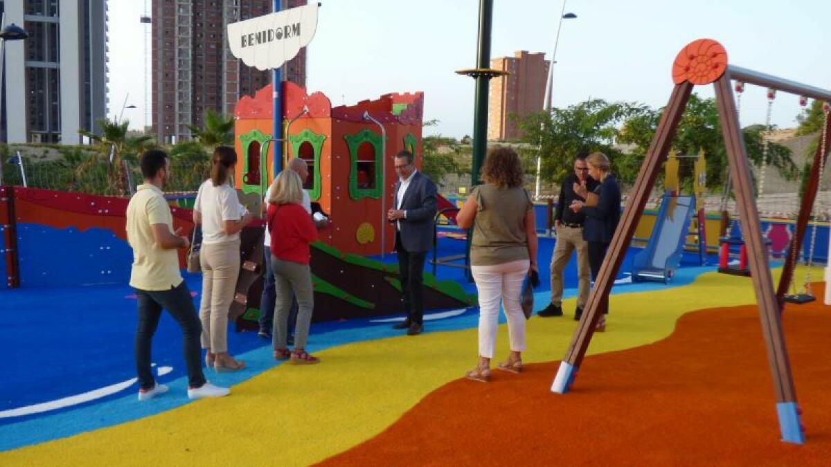 Benidorm pone en funcionamiento un nuevo parque infantil en Poniente 