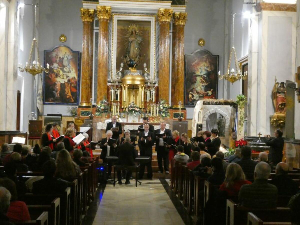 Las corales de Finestrat y La Nucía llenaron de música la Iglesia