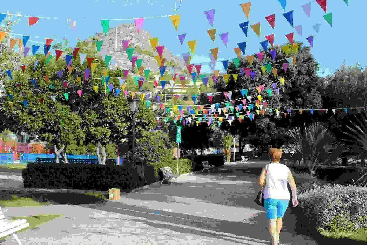 Callosa &middot; La plaza del Llaurador se prepara para albergar este fin de semana el festival &lsquo;Els Colors de la Terra&rsquo;