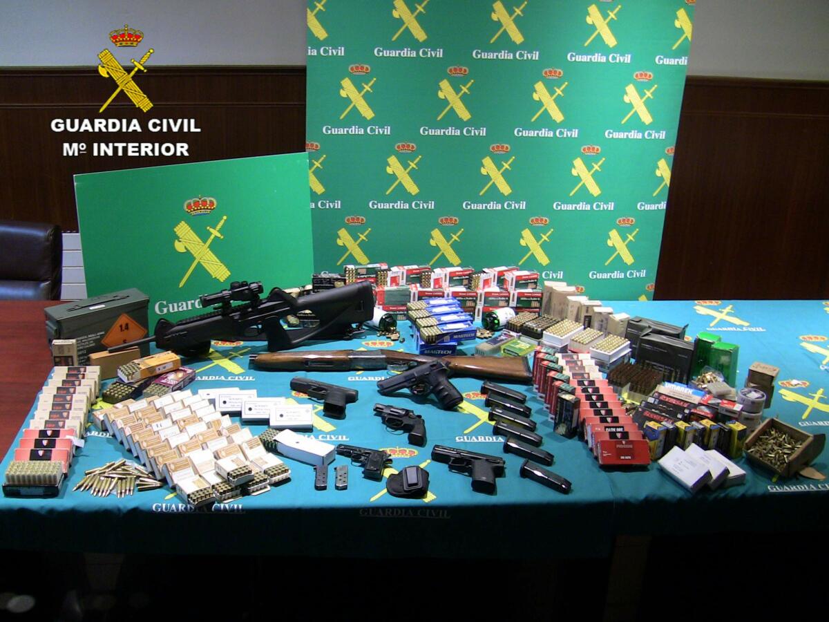 La Guardia Civil desarticula una red de tráfico de armas para el crimen organizado