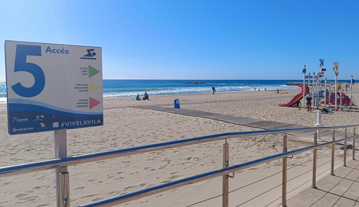 Villajoyosa ya tiene listas sus playas para la Semana Santa