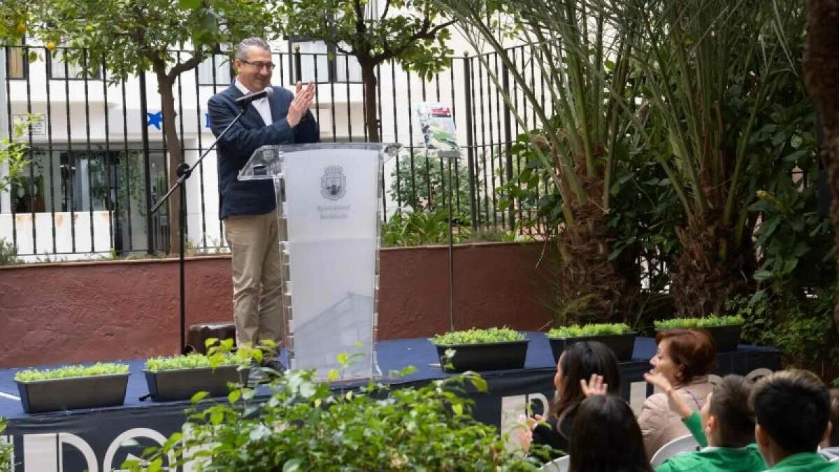 Benidorm conmemora el Dia de les Lletres Valencianes