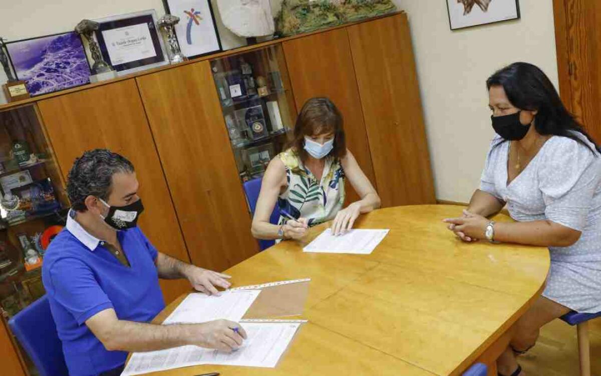 El Ayuntamiento de l&rsquo;Alf&agrave;s del Pi renueva su colaboraci&oacute;n con el AMPA del CEIP Sant&iacute;ssim Crist del Bon Encert