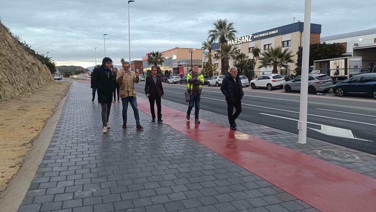 Villajoyosa mejora la accesibilidad y seguridad vial del acceso a la Cala con nuevas aceras y un carril bici