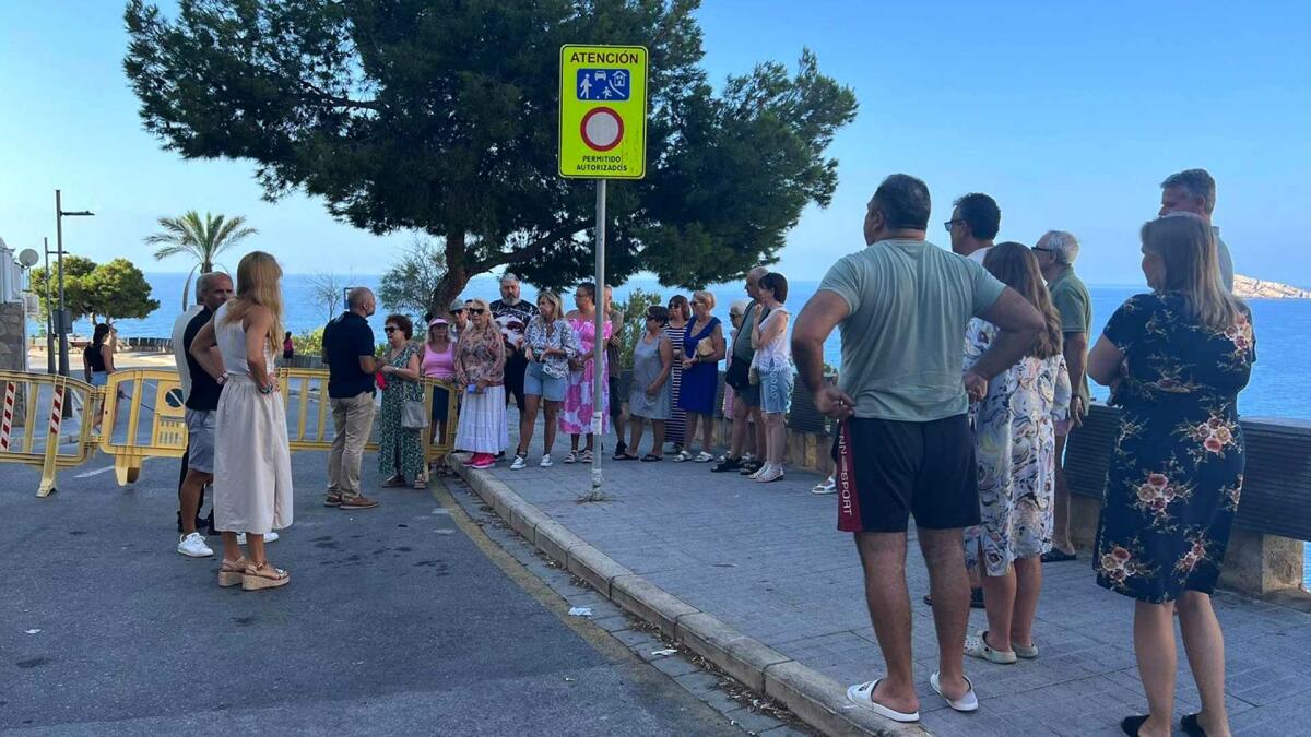 Los vecinos de la calle Sierra Dorada trasladan sus peticiones y sugerencias al Ayuntamiento a través de la campaña ‘A pie de calle’ 