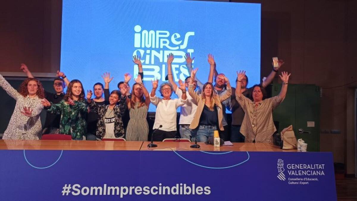 El alumnado del IES l’Arabí junto a MO'Roots participan en la campaña Somos Imprescindibles