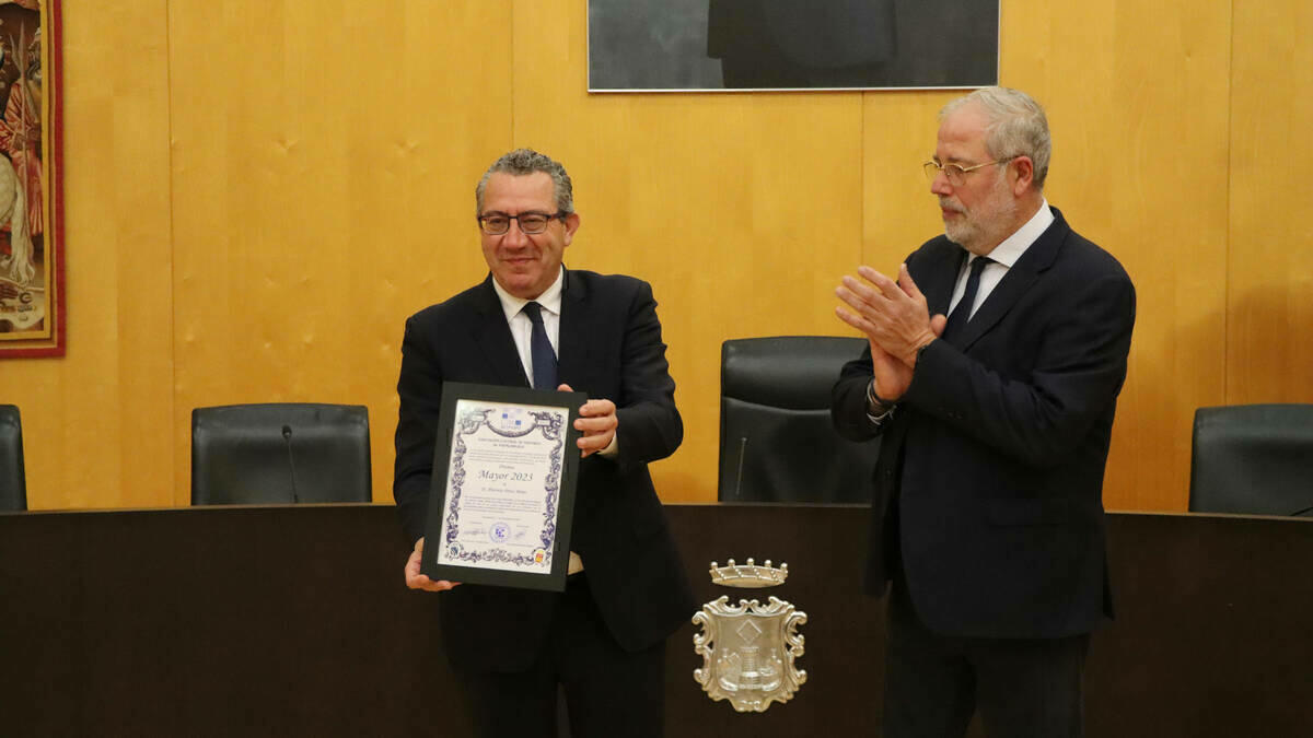 Acumafu reconoce a Toni Pérez con su premio ‘Mayor 2023’ por su trabajo y solidaridad con los vecinos de la Comunidad de Madrid