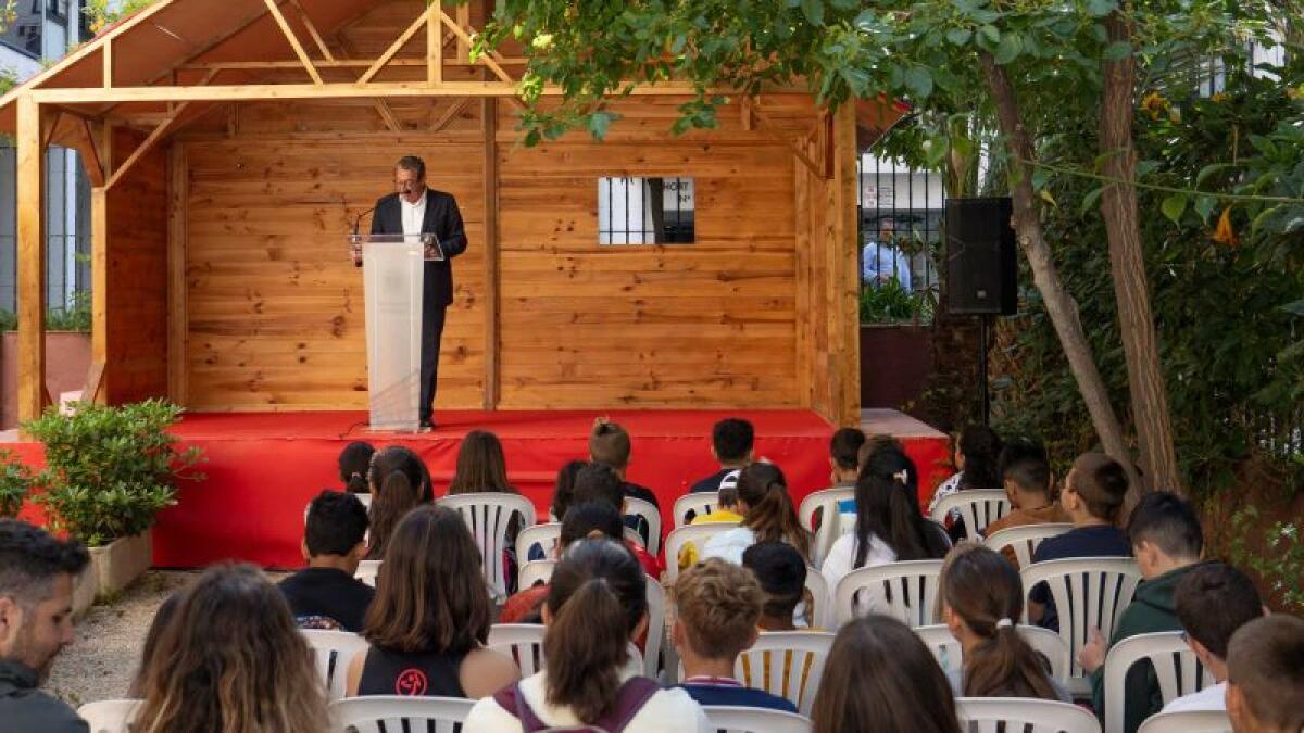 Benidorm conmemora el ‘Día del Libro’ en l’Hort de Colón con una lectura pública y una actividad de animación entre los jóvenes lectores