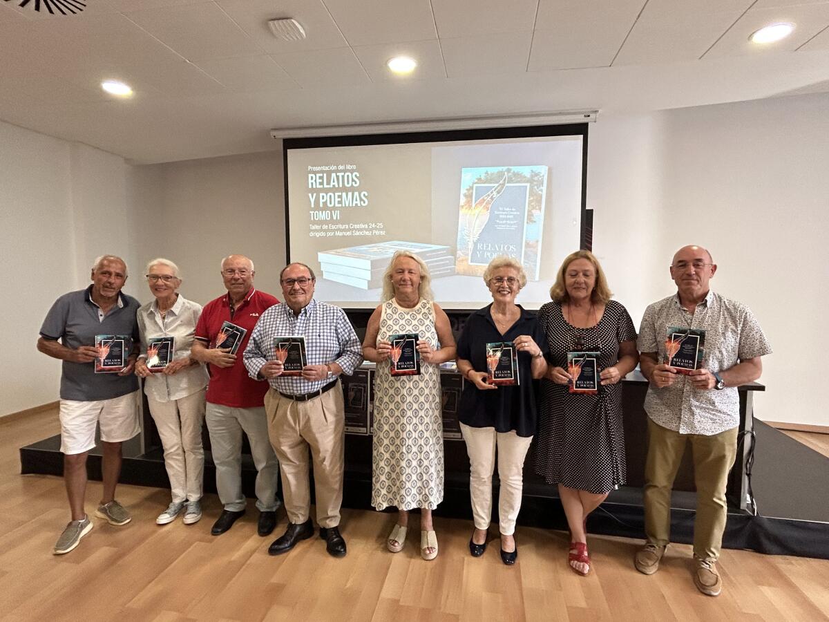 El Taller de Escritura de 3ª Edad presentó su sexto libro de Relatos y Poemas