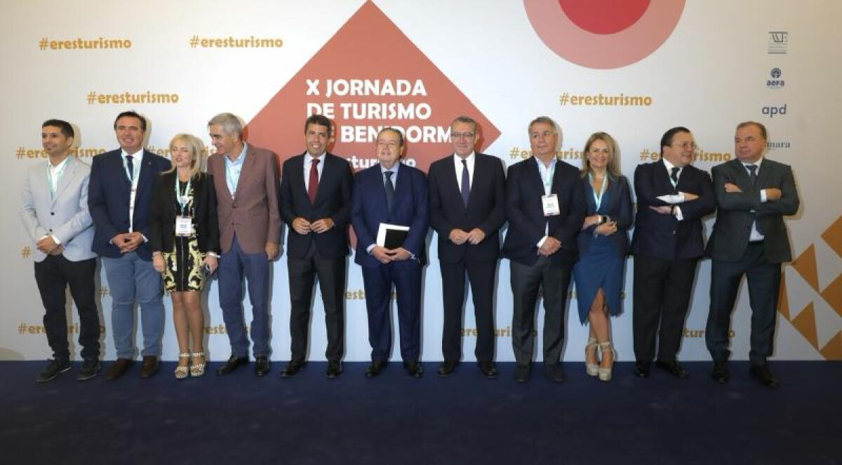 Mazón defiende el modelo turístico de Benidorm y la capacidad empresarial de emprendimiento y mejora 