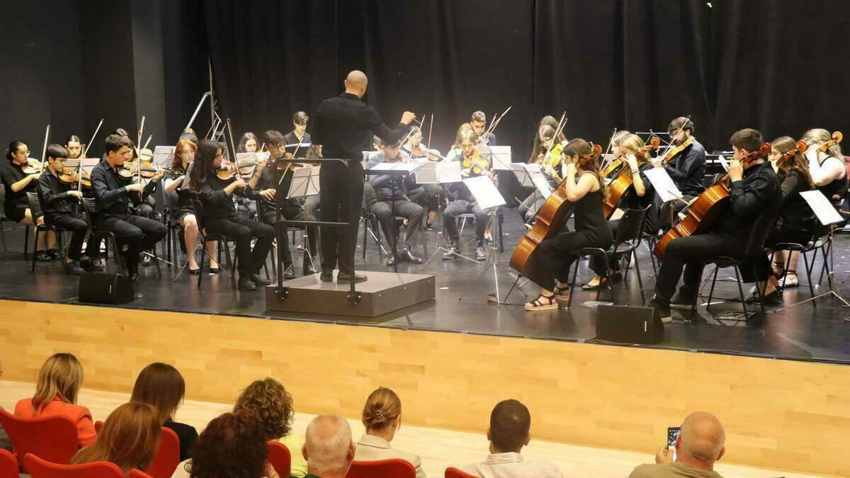 Alumnos de los conservatorios de Benidorm y Lliria muestran su talento en un concierto de intercambio celebrado en el Centro Cultural  