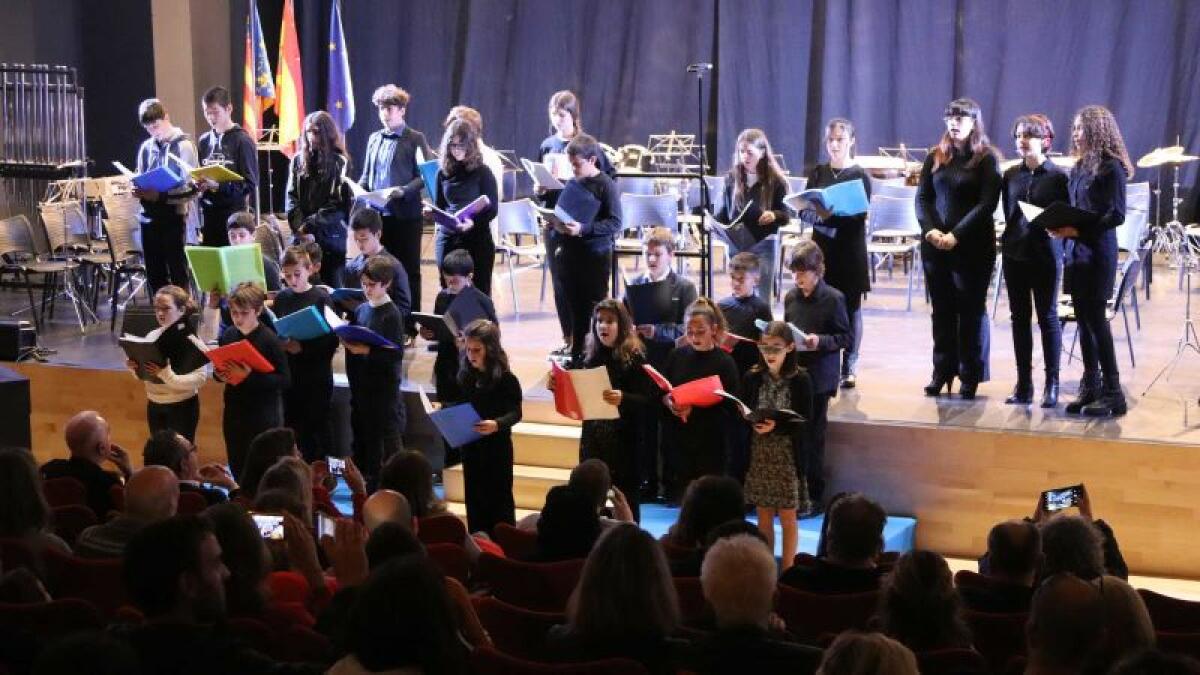 El Conservatorio de Música ofrece un gran Festival de Navidad con más de un centenar de alumnos participantes en el Centro Cultural