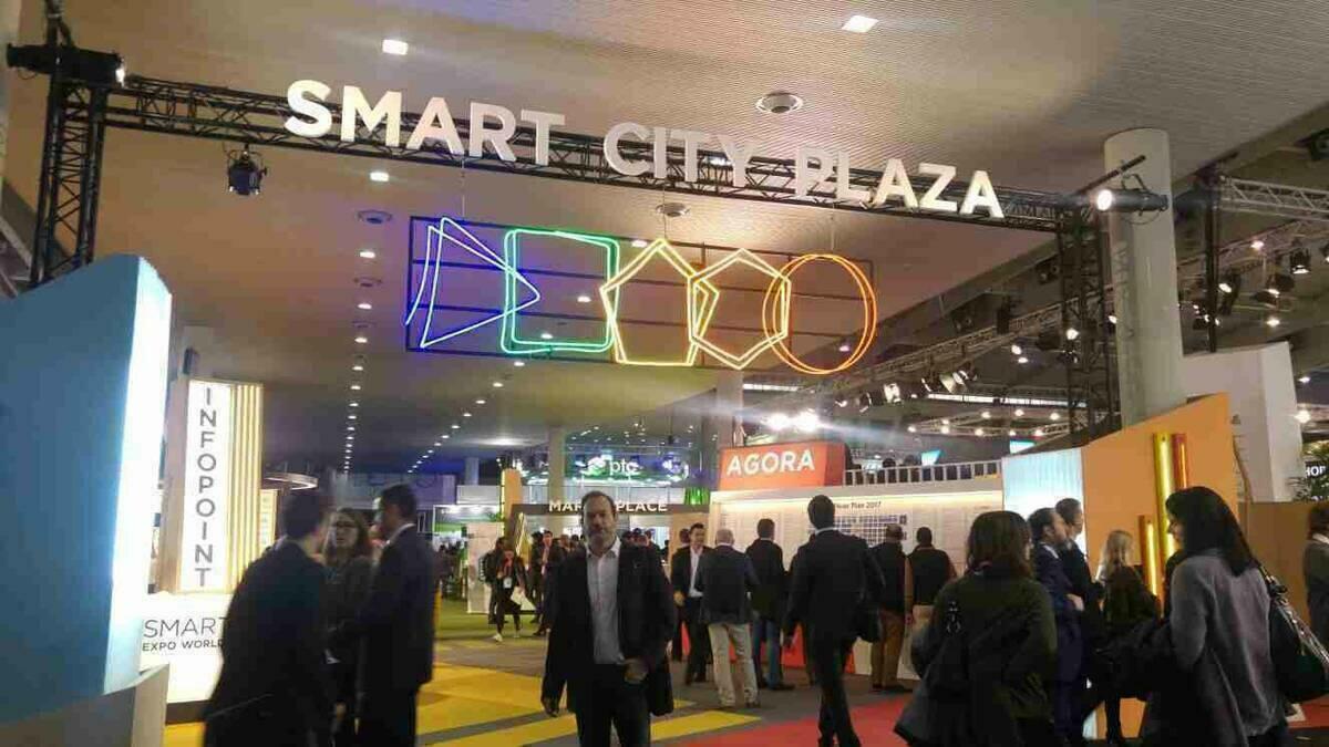 La Vila Joiosa, primer municipio de Espa&ntilde;a en gestionar la instalaci&oacute;n de un banco inteligente &lsquo;Smart Bench&rsquo;