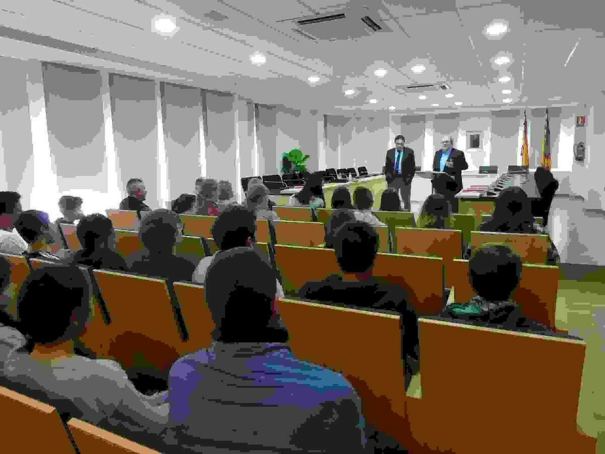 La Nuc&iacute;a &middot; Los alumnos del Instituto participan en la conmemoraci&oacute;n del &ldquo;40 aniversario de la Constituci&oacute;n&rdquo;