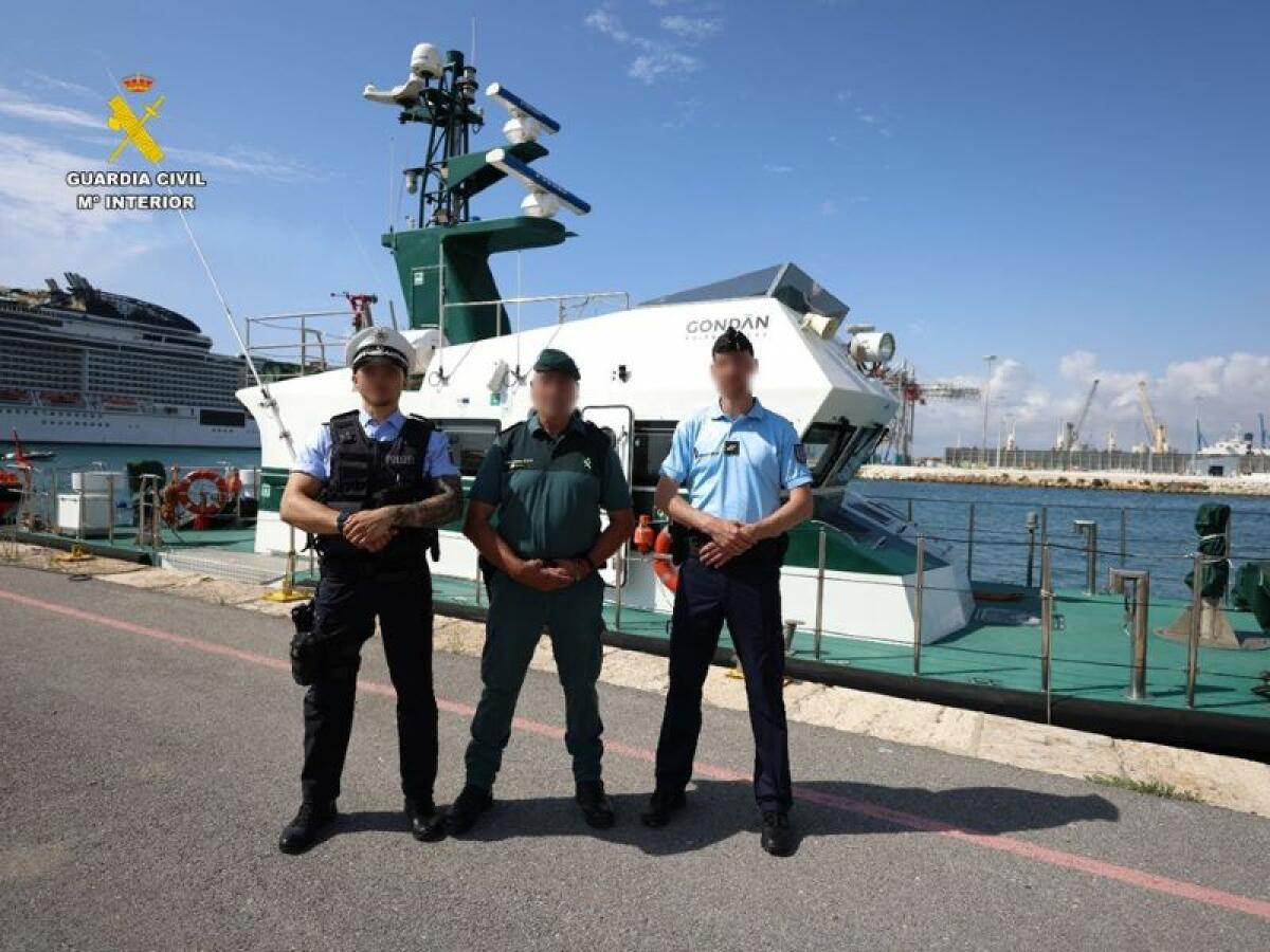 La Guardia Civil detiene en Calpe a dos hombres reclamados por la justicia por robos violentos