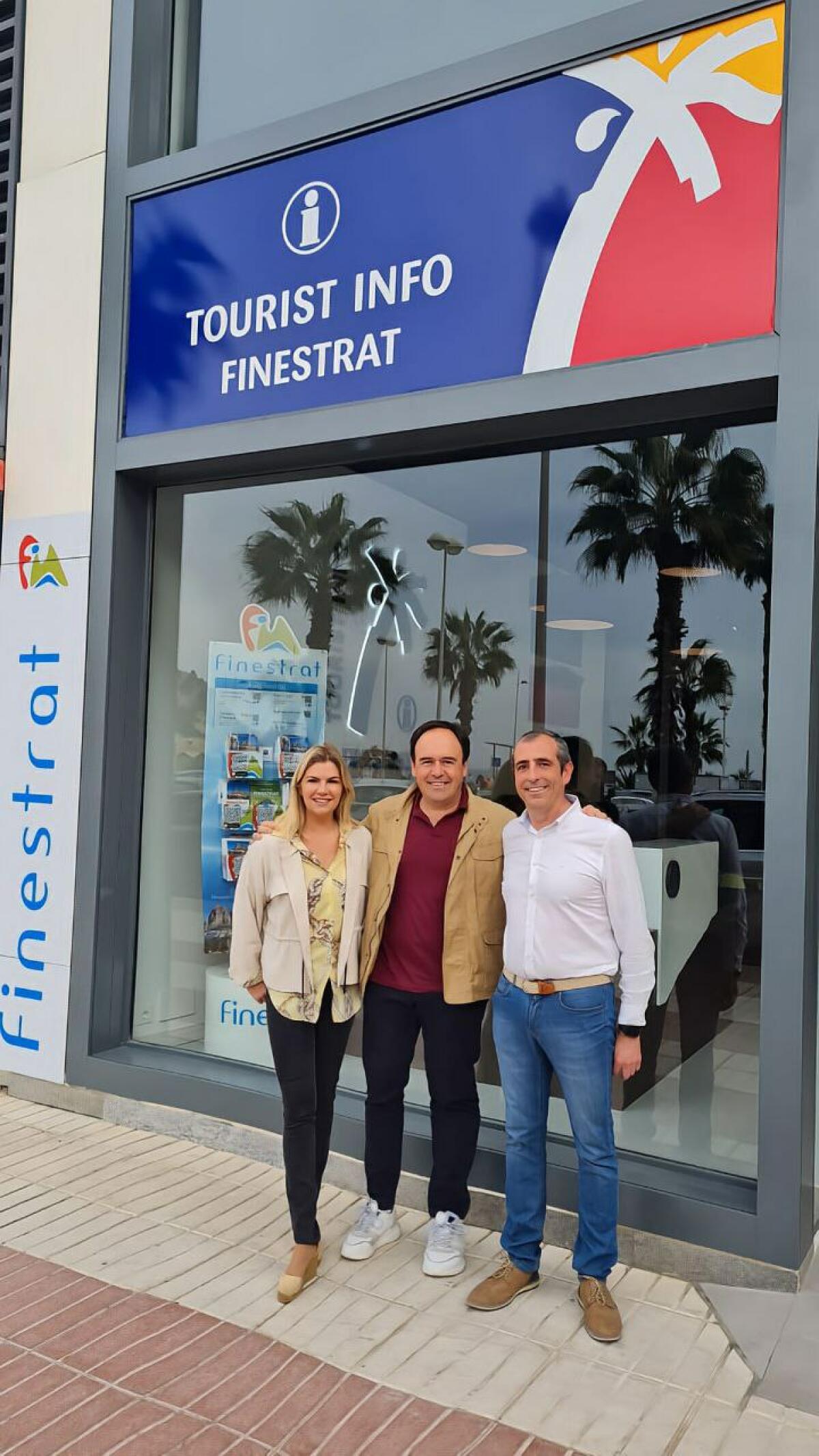 LA TOURIST INFO DE LA CALA DE FINESTRAT ESTRENA UBICACIÓN, MÁS CERCA DE LA PLAYA