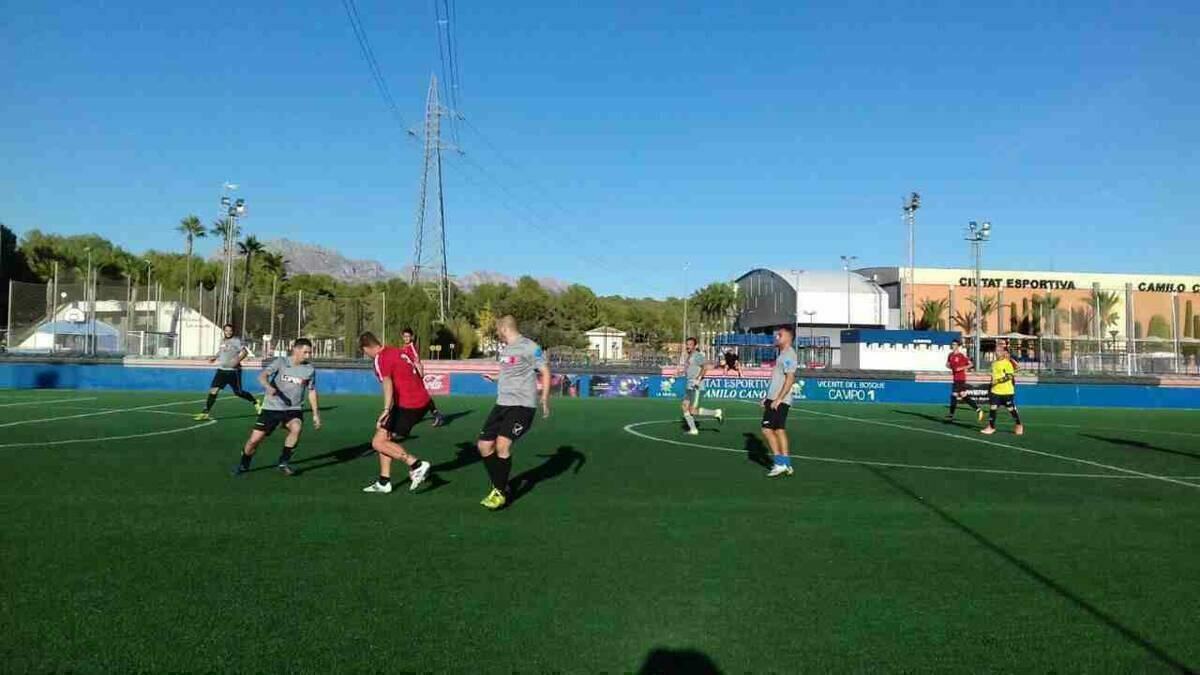 La Nuc&iacute;a &middot; Spartanathinaikos lidera la  XIII Liga de Invierno de F&uacute;tbol 7 