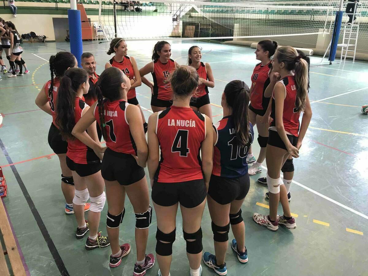 Las juveniles del Club Voley La Nucía ganan en Onteniente