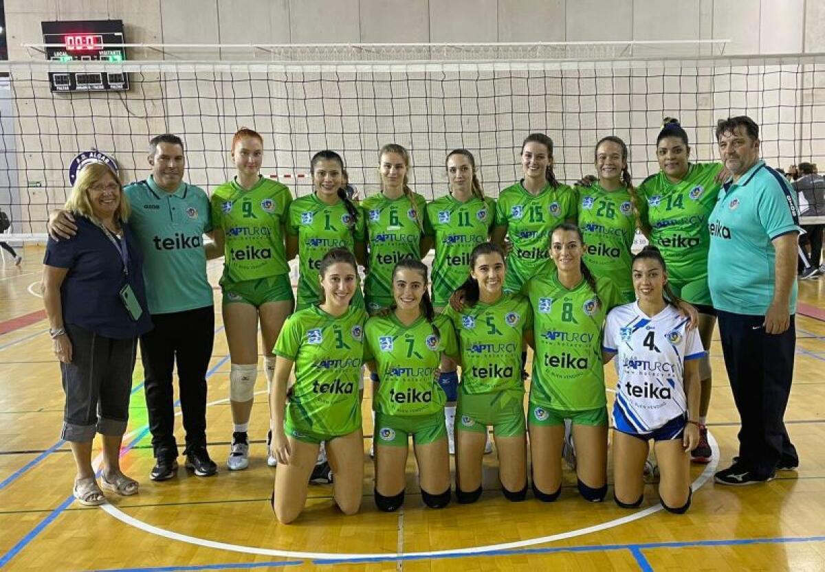 El Servigroup Benidorm vence a domicilio ante el Cableworld Volei Villena Petrer y se mantiene en la parte noble de la S2M (2-3)