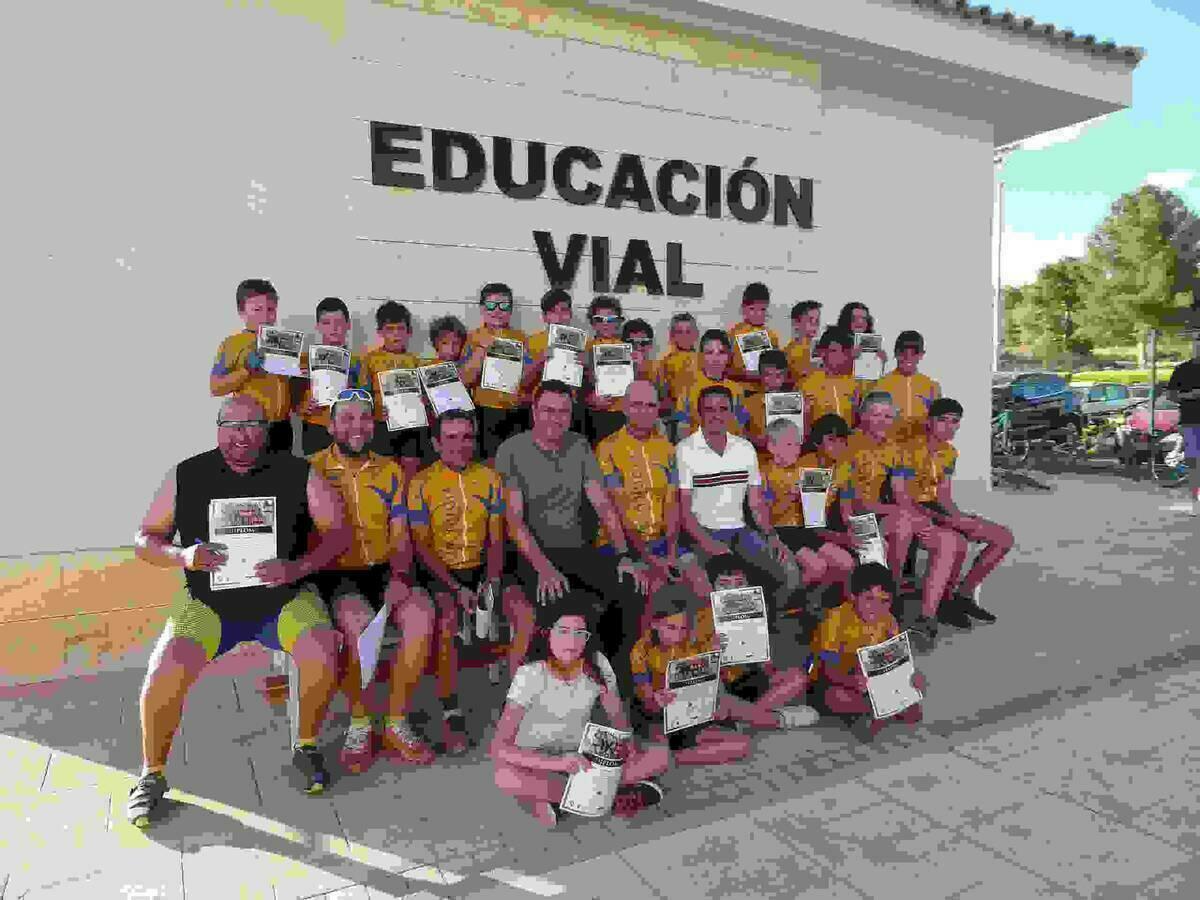 Entrega de Diplomas de la Escuela de Bicis de Monta&ntilde;a de La Nuc&iacute;a
