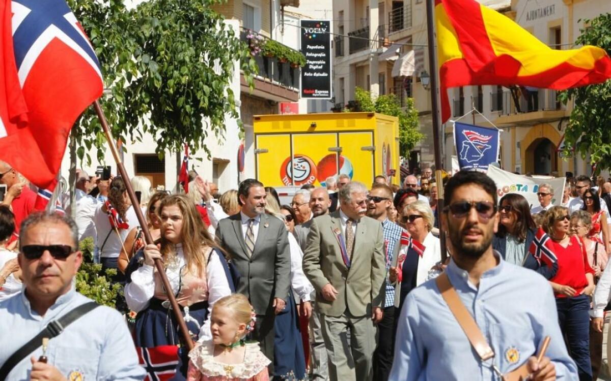 47 a&ntilde;os celebrando el D&iacute;a Nacional de Noruega bajo el sol de l&rsquo;Alf&agrave;s