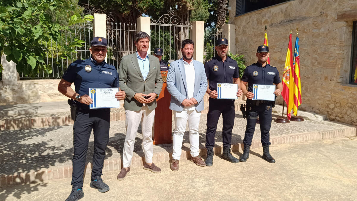 La Polic&iacute;a Local de Villajoyosa celebra la festividad de su patr&oacute;n con la entrega de distinciones a sus agentes