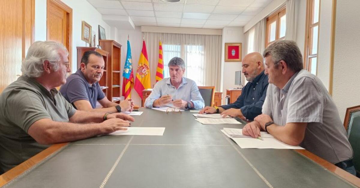 El Alcalde Marcos Zaragoza se reúne con representantes del sindicato mayoritario en el Ayuntamiento de Villajoyosa