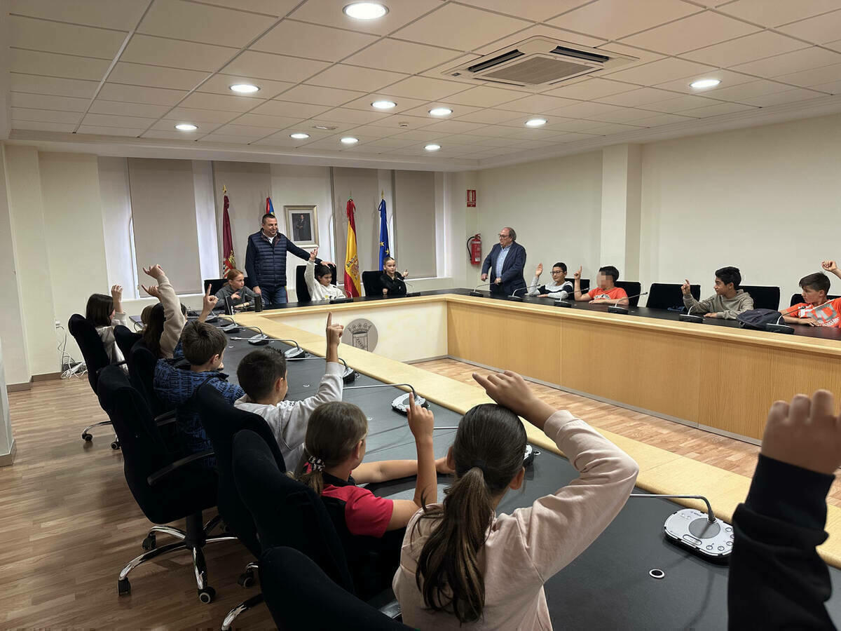  “Pleno Escolar” en el Ayuntamiento con el Colegio Muixara