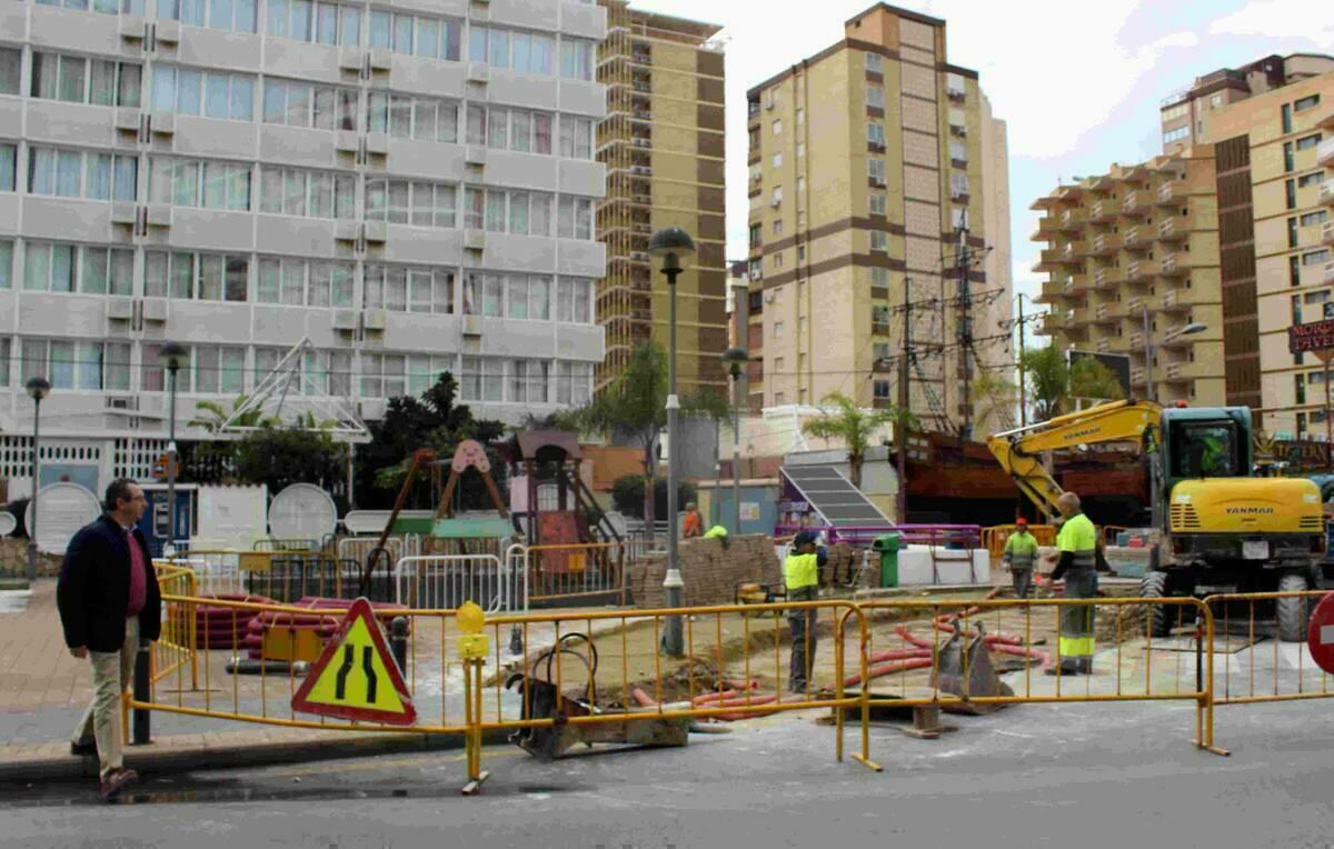 Benidorm mejora con una rotonda el tr&aacute;nsito en el cruce de las avenidas Demarrador y Gerona