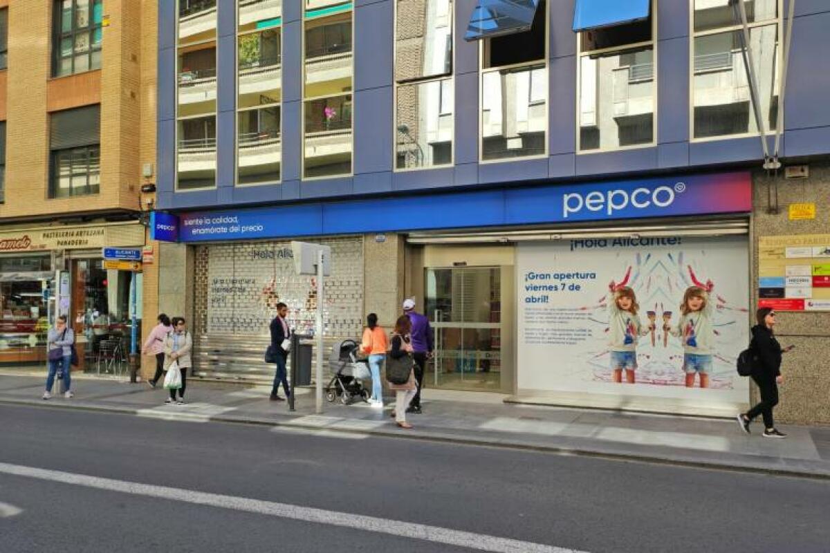 'Plan renove' de Pepco en Alicante: cierra su tienda de Reyes Católicos y reconvierte el Dealz