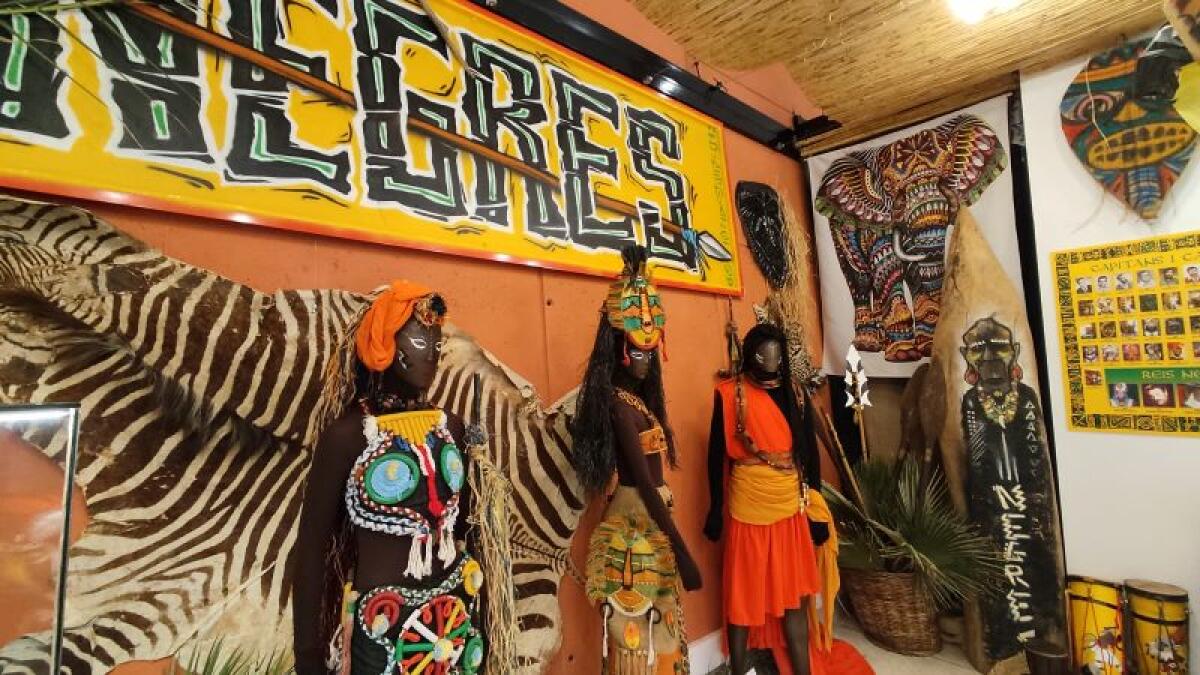 Negres y Destralers son las nuevas compañías que protagonizan la exposición “Música, pólvora i desembarc”