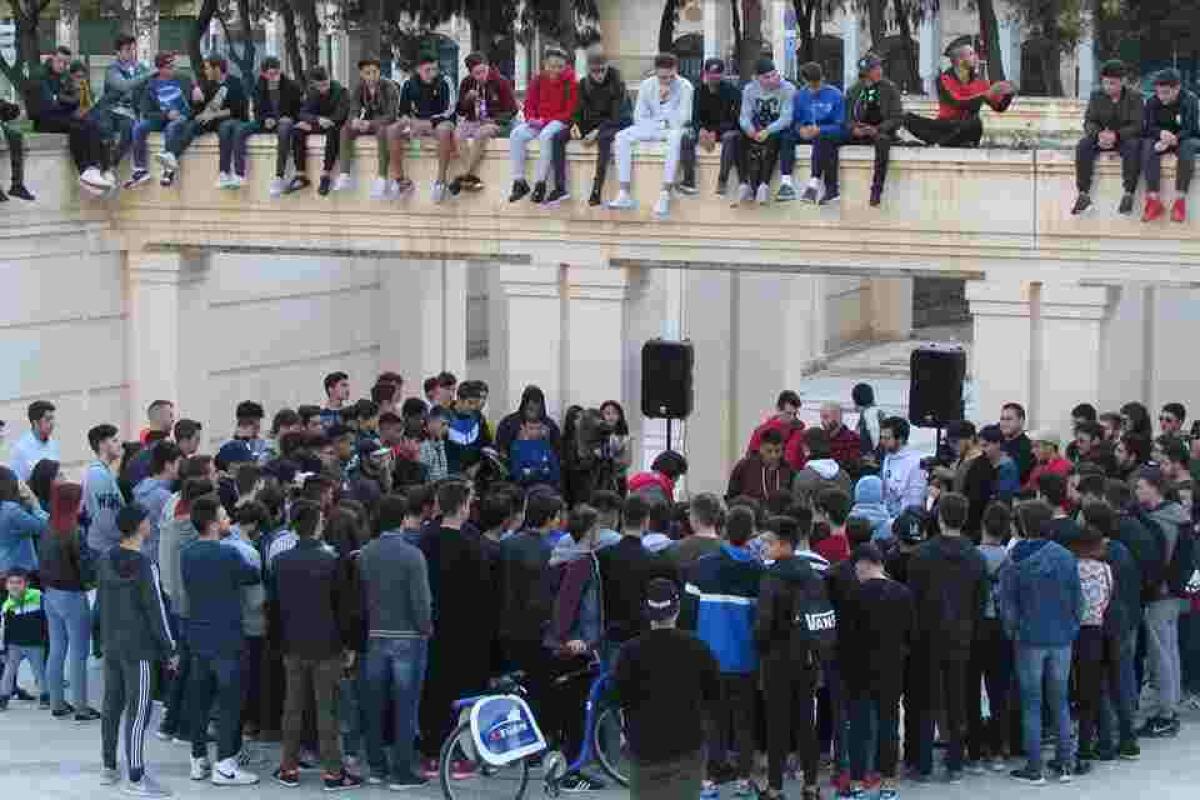 Jóvenes Benidorm se consolida a través del rap y la calistenia