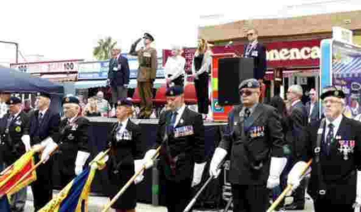 La Royal British Legion desfila por Benidorm en la conmemoraci&oacute;n de la &lsquo;Poppy Appeal&rsquo;
