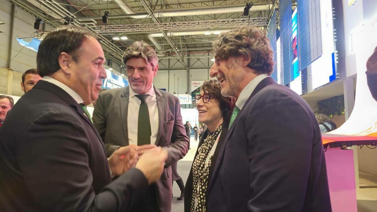 Villajoyosa presenta el Campeonato del Mundo de Kayak de Mar en Fitur junto a su oferta tur&iacute;stica