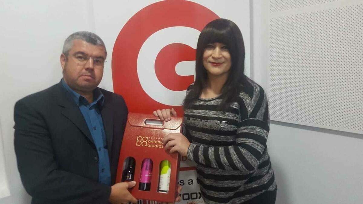 Lydya Dols del Corral primera ganadora del concurso de Bodegas Antonio Alcaraz y Gestiona Radio