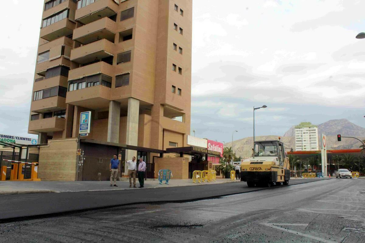 Benidorm &middot; La mejora del asfaltado de cinco calles de La Cala entra en su recta final